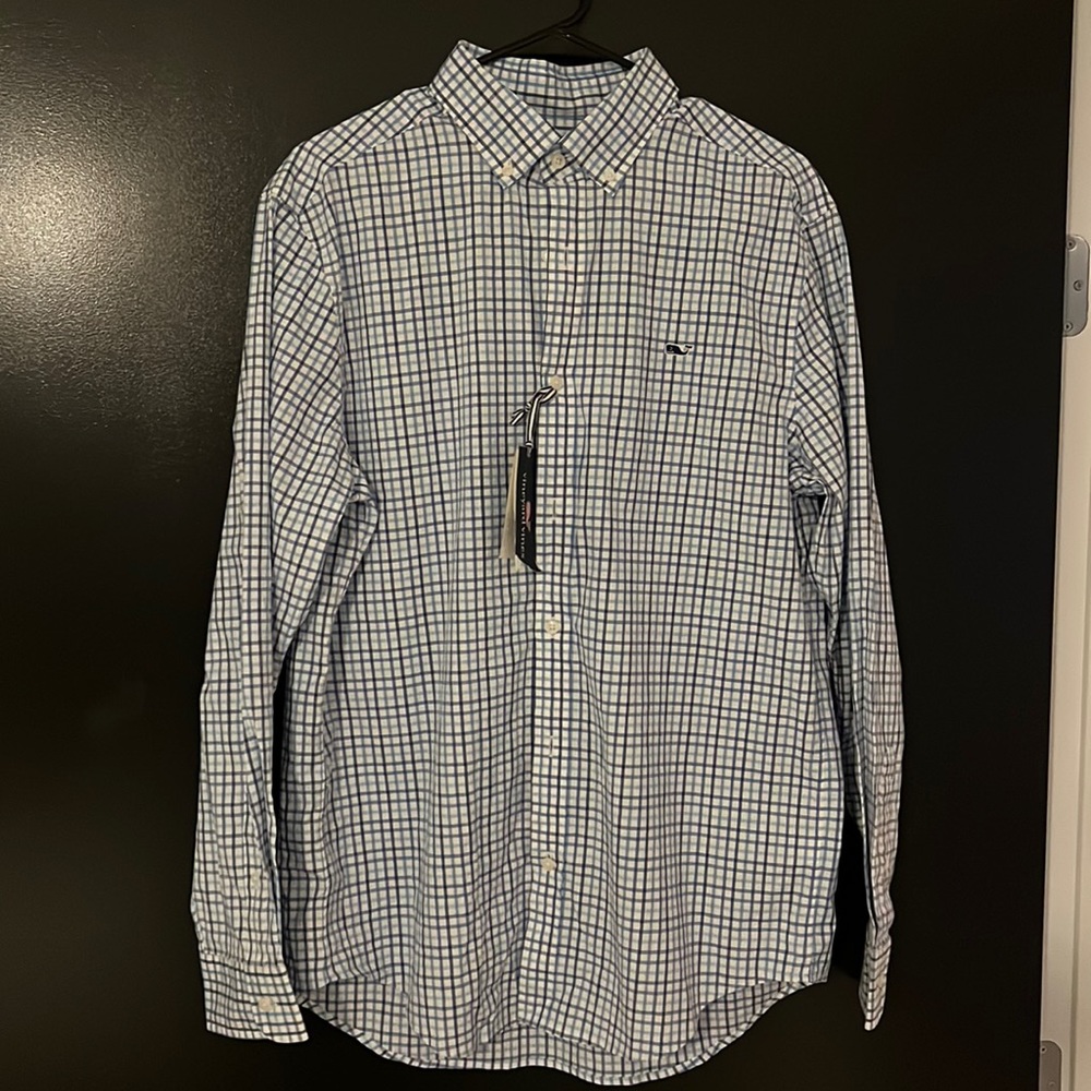 Vineyard Vine Waterstree button down. Size Medium.